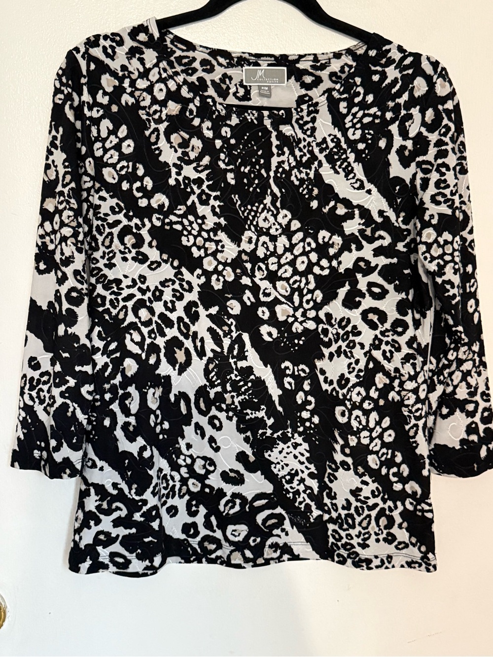JM Collection Petite Animal Print Long Sleeve Top in Black & White Size Medium